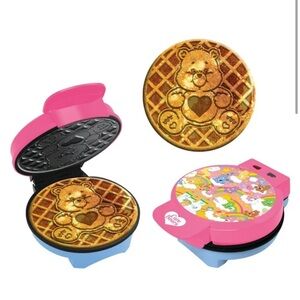 CARE BEARS Non- Stick Waffle Maker